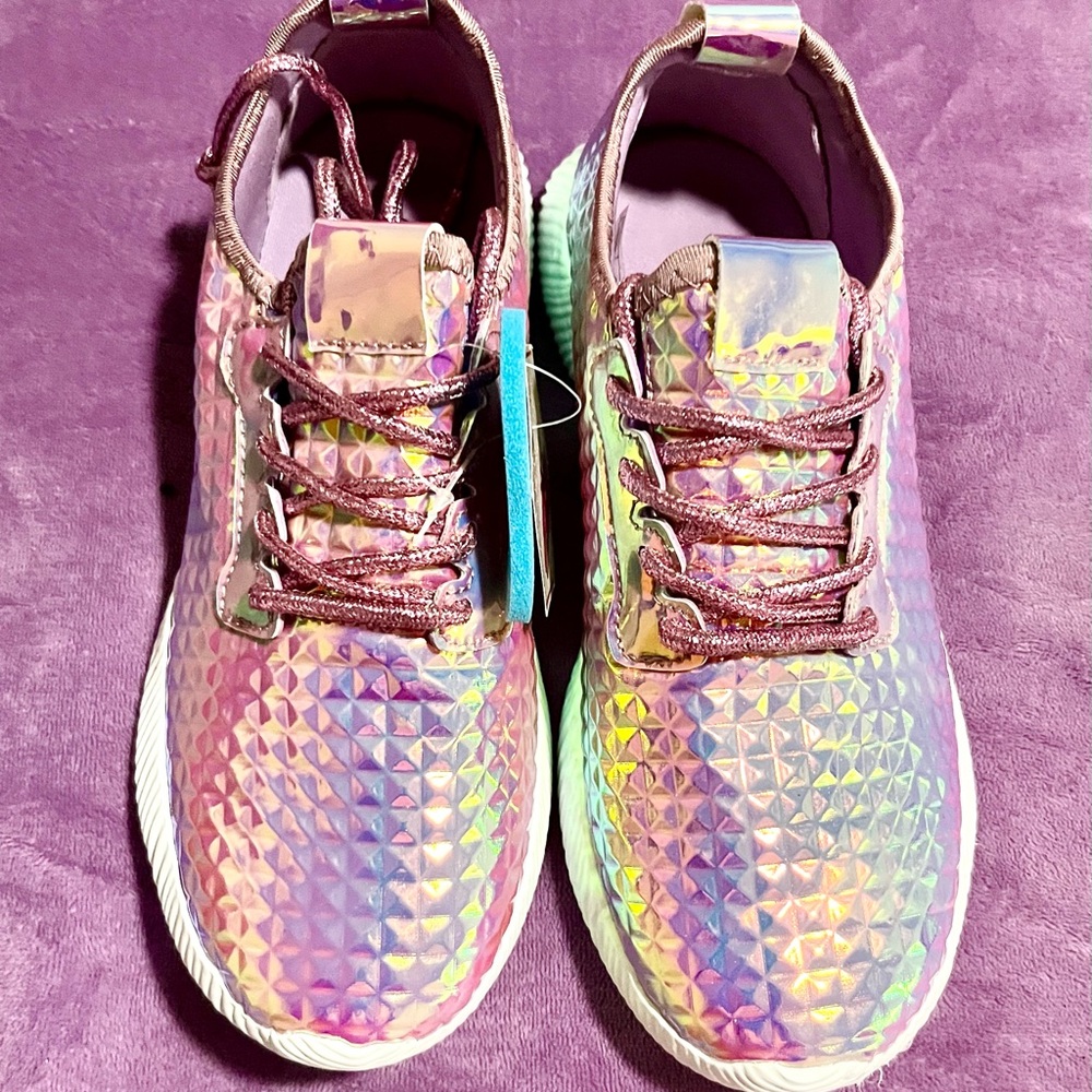 Holographic Women’s Size 8 Sneakers